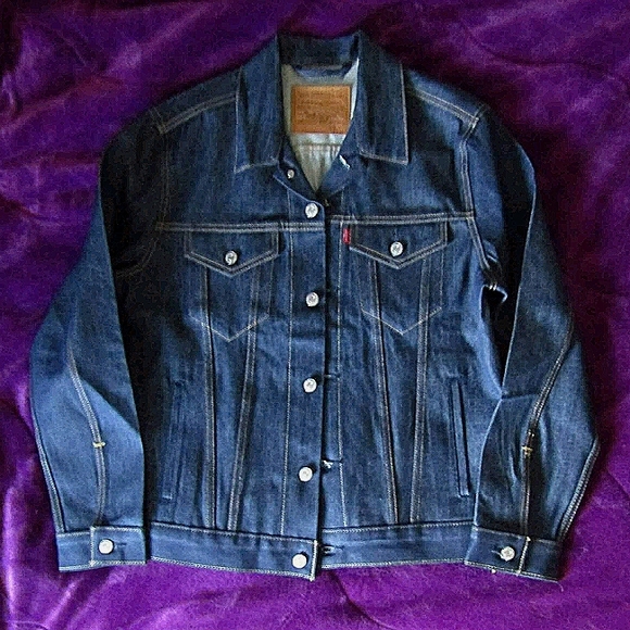 NWOT Levi's Trucker Denim Jean Jacket